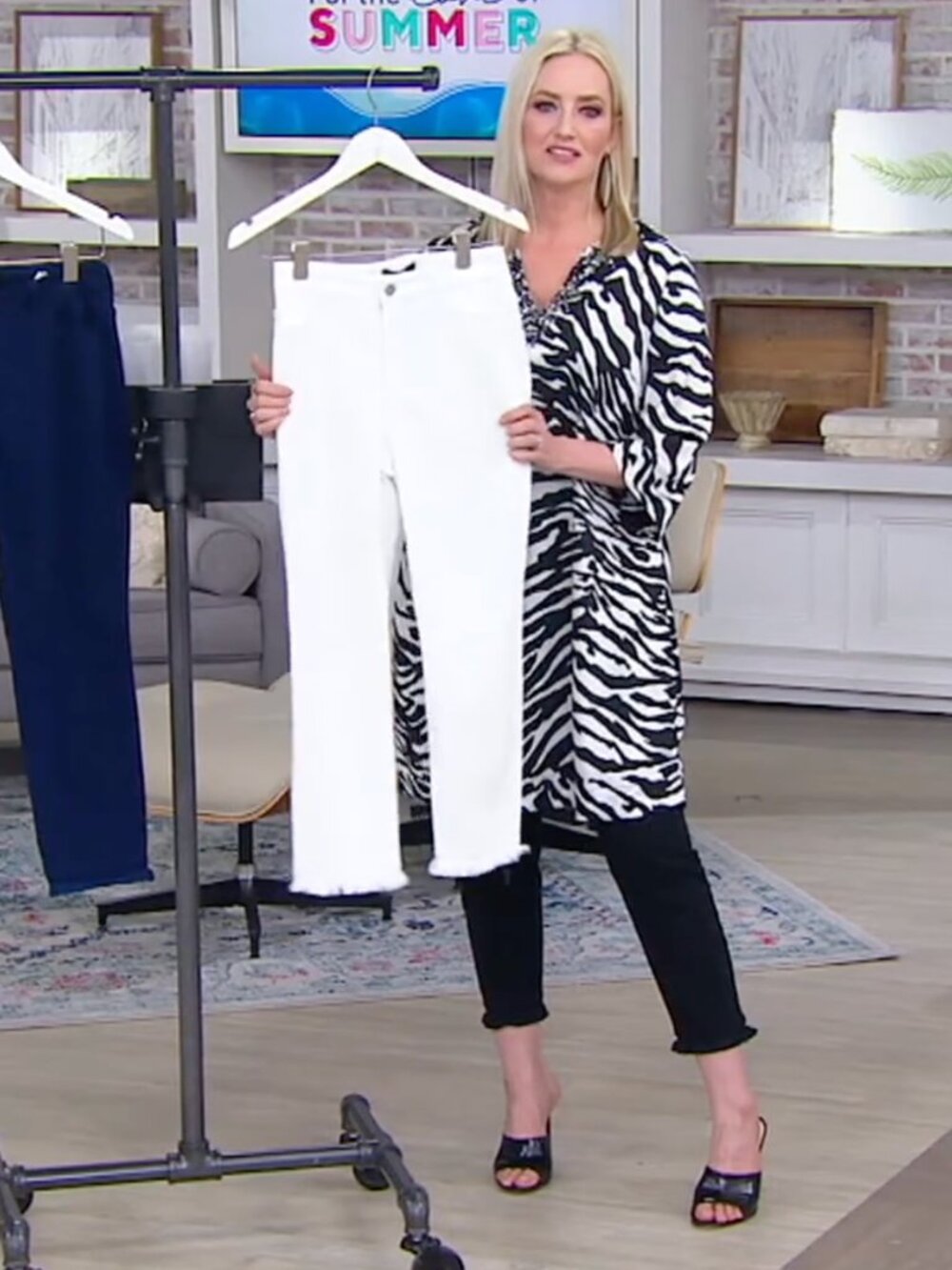 NWT Dennis by Dennis Basso White Cropped stretch jeans 12p Raw Cut Frayed Hem